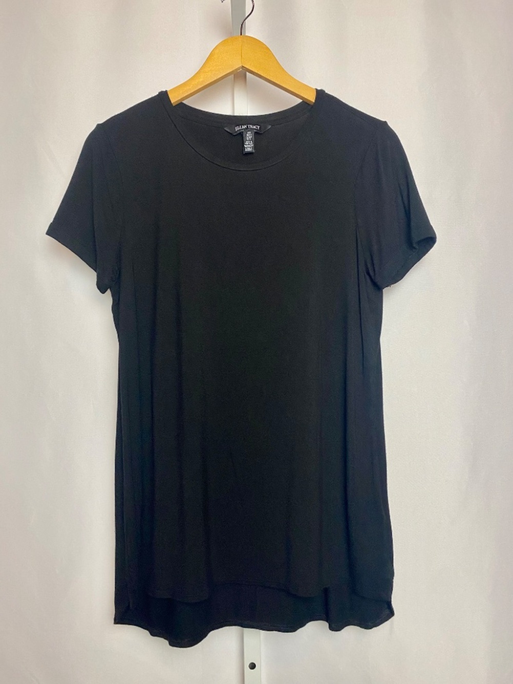 Ellen Tracy Womenʻs Black Relaxed Fit Soft Knit Crew Neck Tunic Top Small